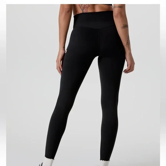 Vuori Women's AllTheForm Black Leggings - Picture 5 of 5